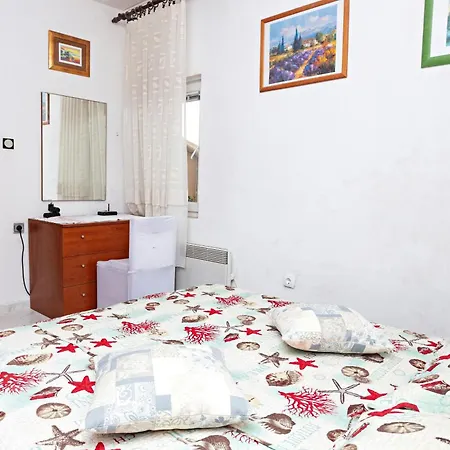 Apartments By The Sea Grebastica, Sibenik - 461 Apartment Grebastica