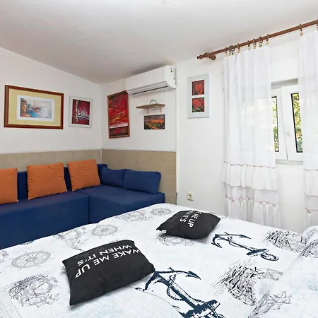 Apartman By The Sea Grebastica, Sibenik - 461 *