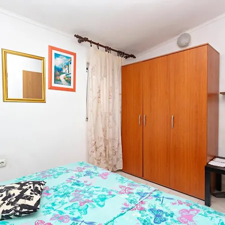 Apartment Apartments By The Sea Grebastica, Sibenik - 461