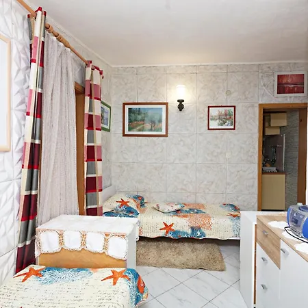 Apartman Apartments By The Sea Grebastica, Sibenik - 461 *