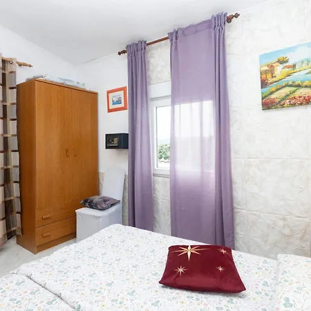 Apartment Apartments By The Sea Grebastica, Sibenik - 461 Grebastica