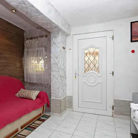 Apartments By The Sea Grebastica, Sibenik - 461 Apartman Grebastica