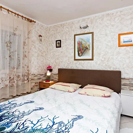 Apartment Apartments By The Sea Grebastica, Sibenik - 461