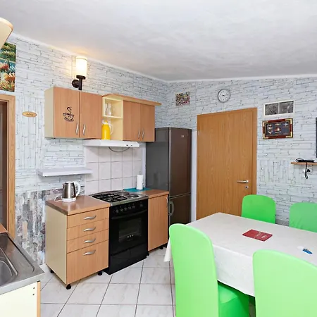 Apartments By The Sea Grebastica, Sibenik - 461 Apartman Grebastica