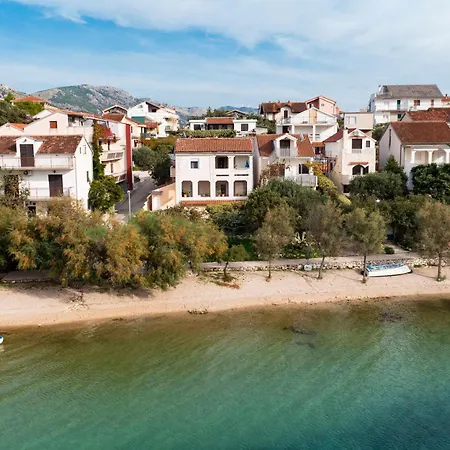 Apartments By The Sea Grebastica, Sibenik - 461 * Grebastica