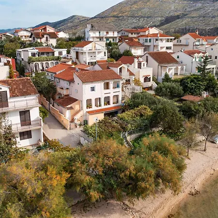 Apartments By The Sea Grebastica, Sibenik - 461 Apartment Grebastica